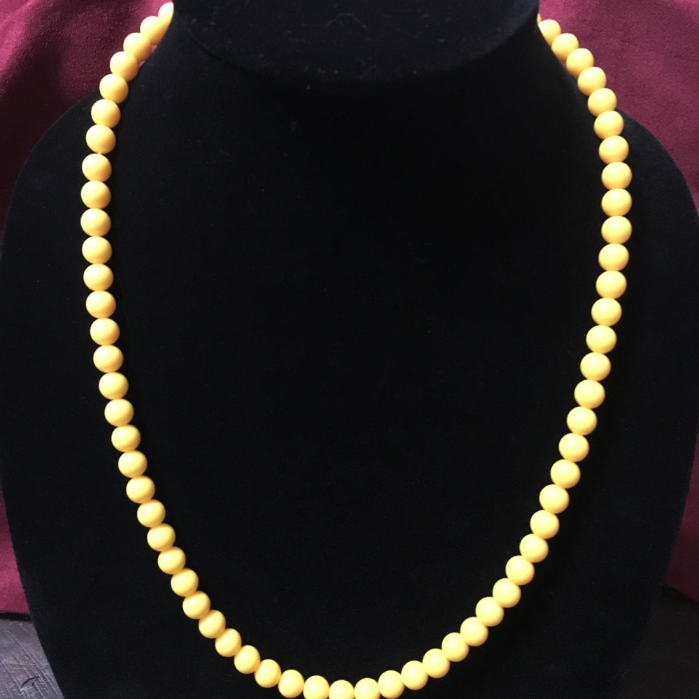 Yellow beaded necklace - 23”